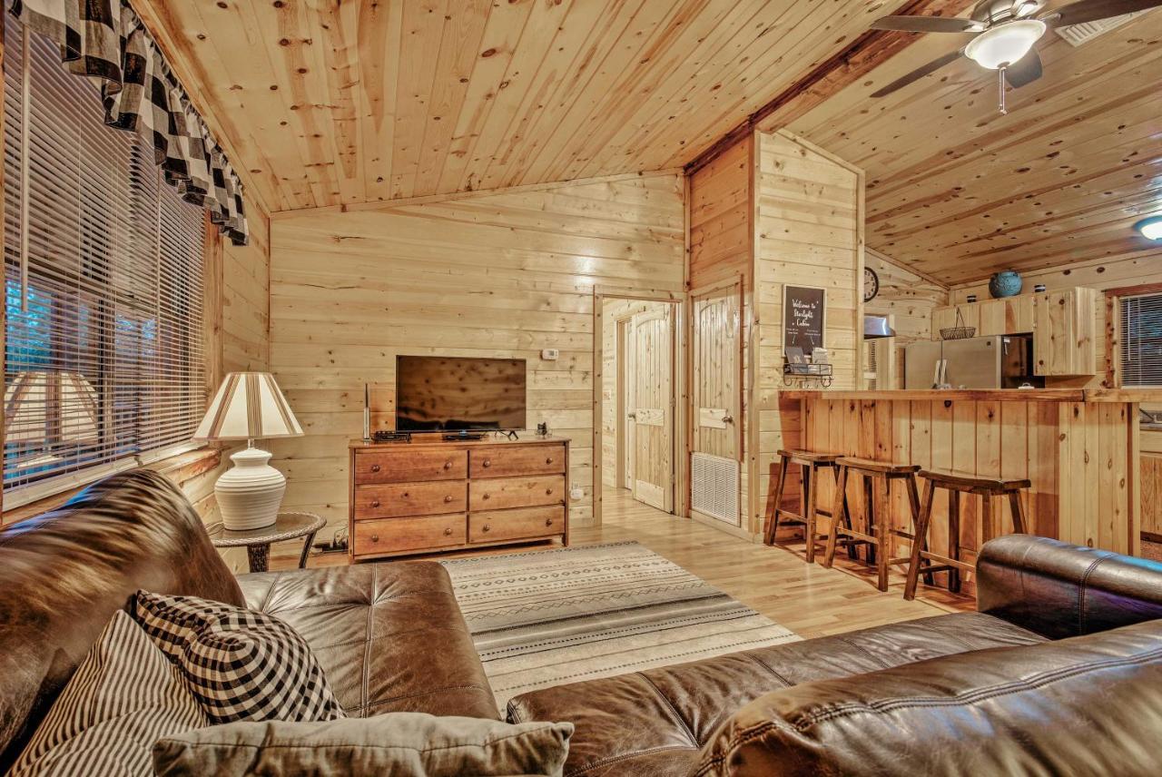 Broken Bow Starlight Cabin With Private Hot Tub! Dış mekan fotoğraf